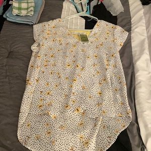 Medium Lilly White Sleeveless Blouse